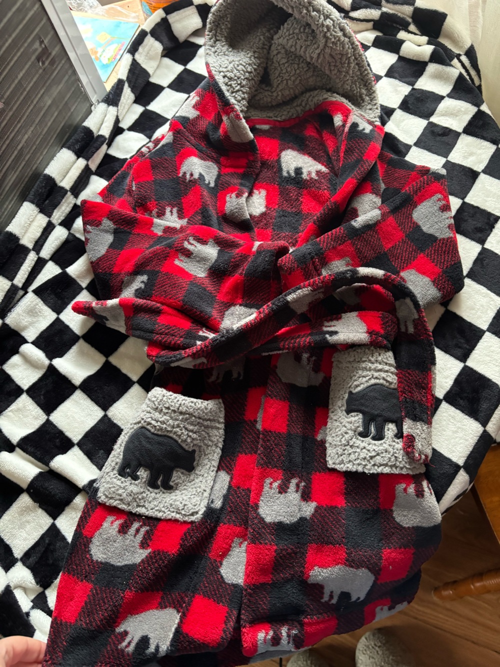 Boys 8 pekkle robe
